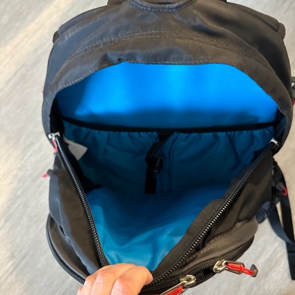 The North Face Recon Backpack - Picture 4 of 7